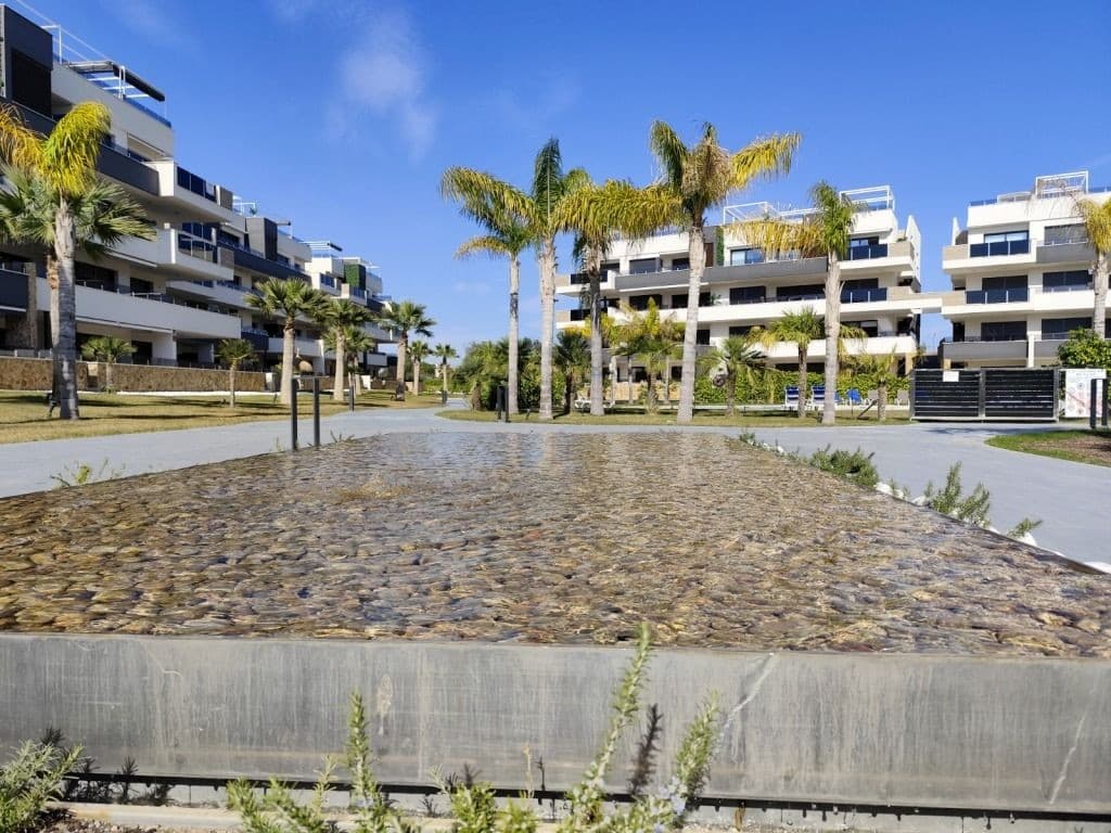 Corner apartment · Orihuela Costa — view 1