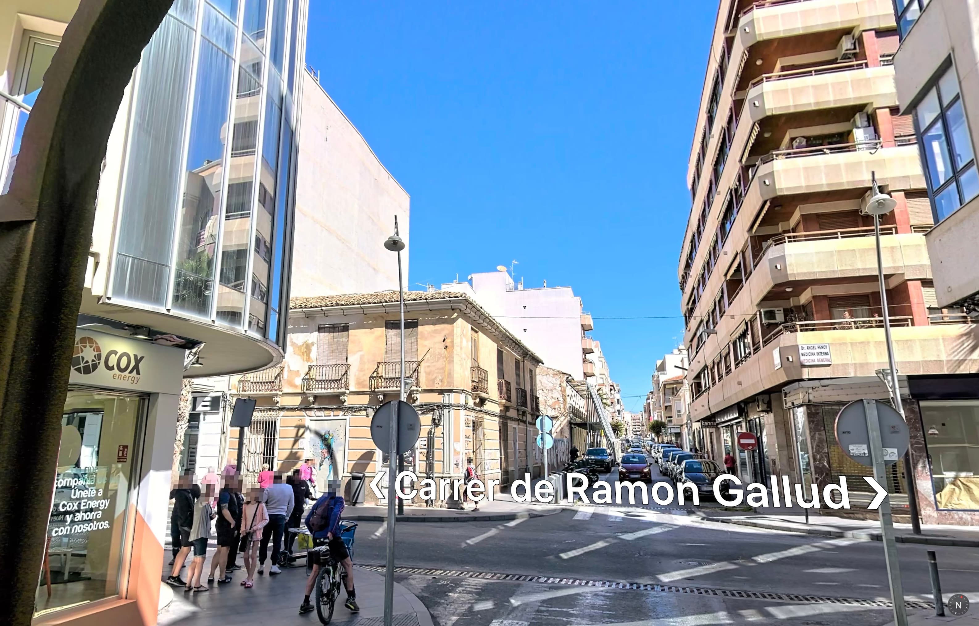 Central Torrevieja commercial building — view 1