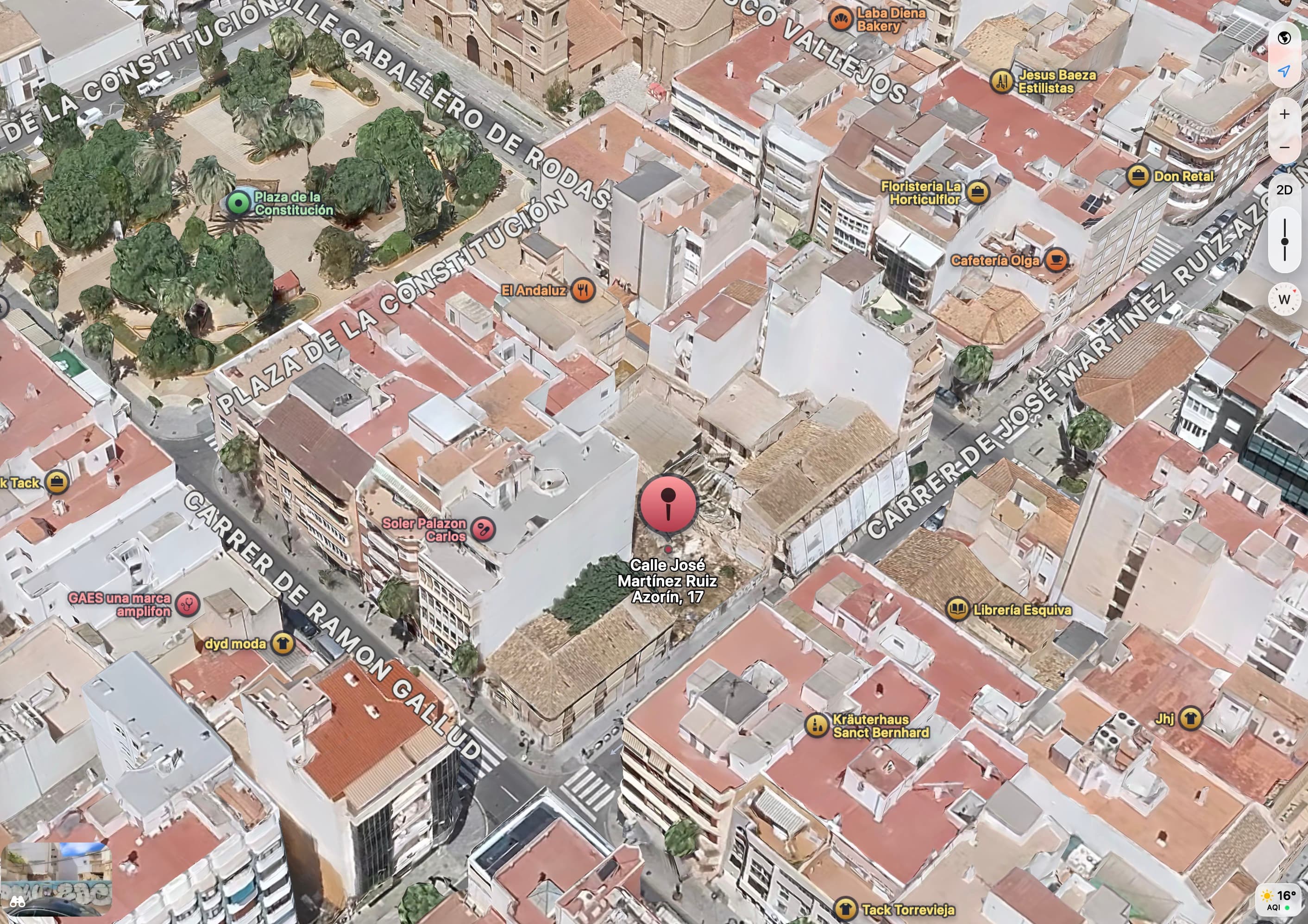 Central Torrevieja commercial building — view 4